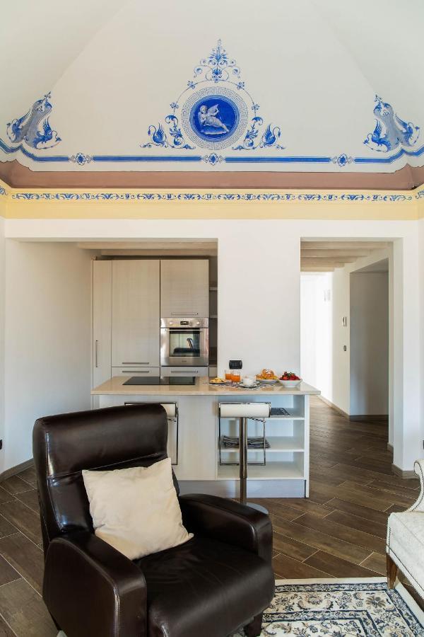 Lake Como, Beautiful Palazzo apartment, lake view Menaggio Extérieur photo