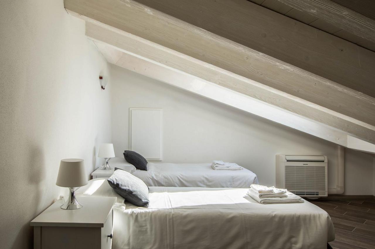Lake Como, Beautiful Palazzo apartment, lake view Menaggio Extérieur photo